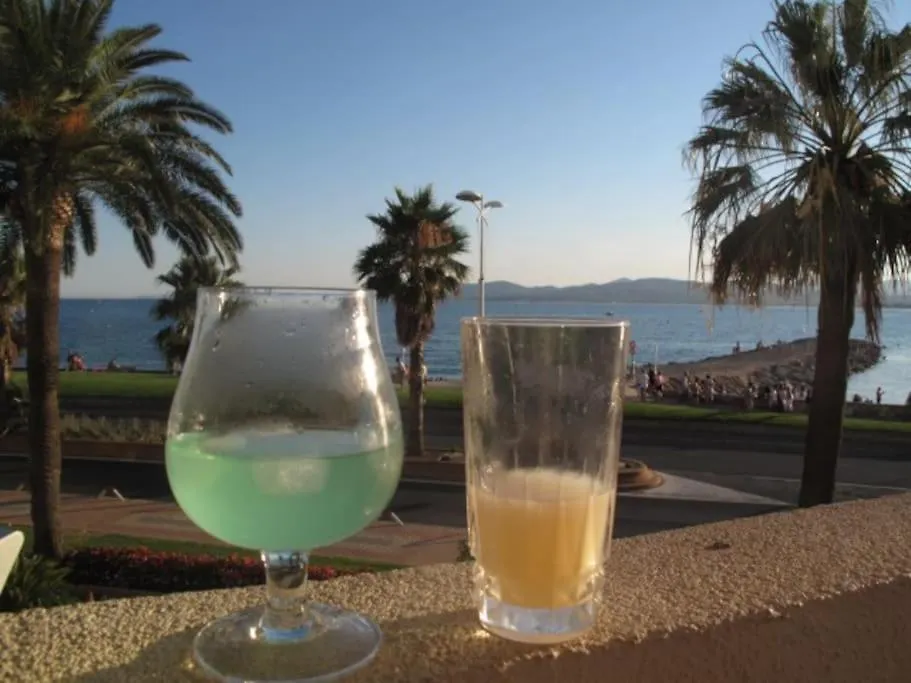 Apartment Appartement Les Pieds Dans L'Eau Pour 6 Personnes A Saint-Raphael