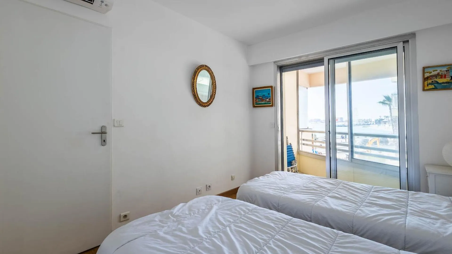 Appartement Les Pieds Dans L'Eau Pour 6 Personnes A Saint-Raphael France