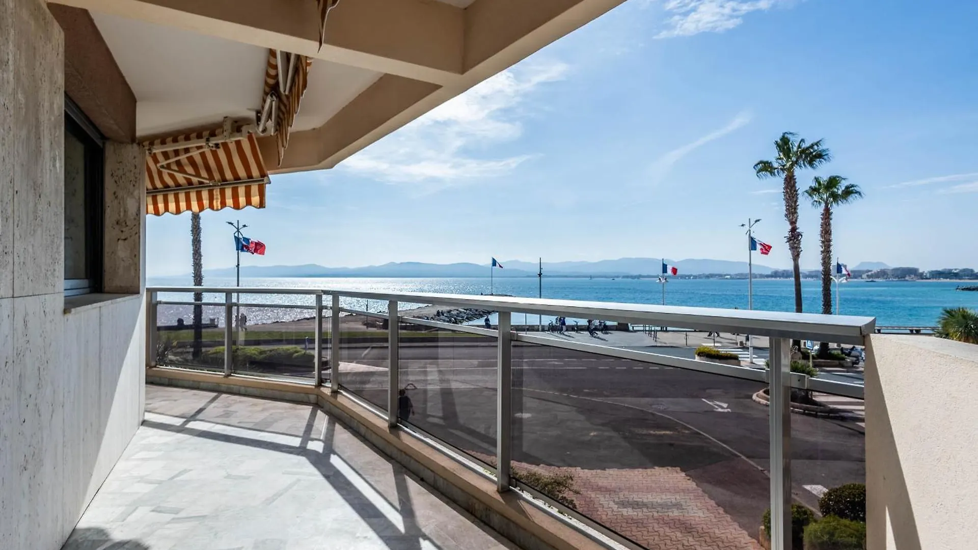 Appartement Les Pieds Dans L'Eau Pour 6 Personnes A Saint-Raphael 0*, Saint-Raphael (Var) France