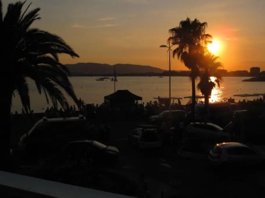 Appartement Les Pieds Dans L'Eau Pour 6 Personnes A Saint-Raphael