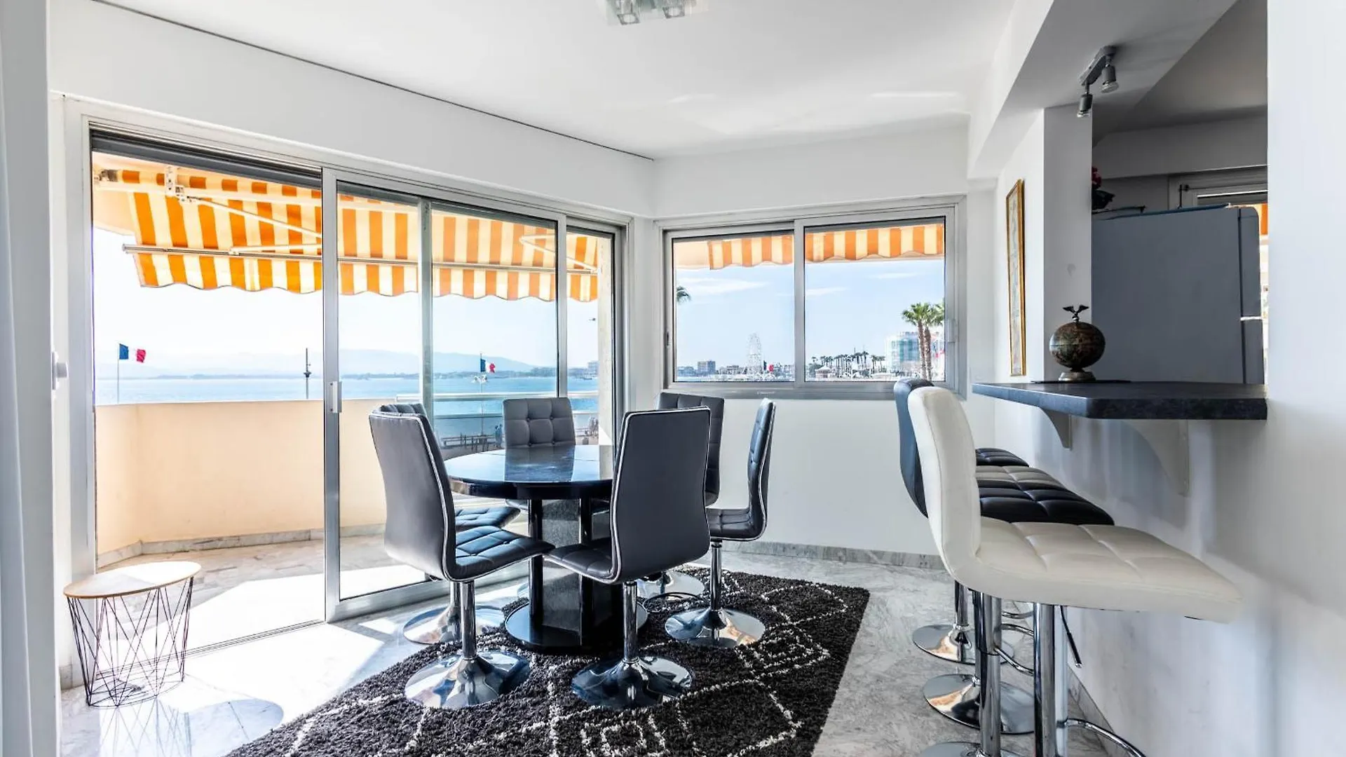 Appartement Les Pieds Dans L'Eau Pour 6 Personnes A Saint-Raphael 0*, Saint-Raphael (Var) France